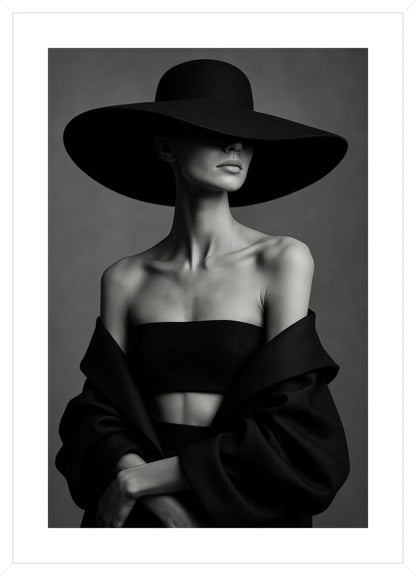 Couture Elegance in Shadow affisch stylad i interiörmiljö med vit ram.